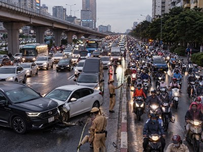 Giao thông Hà Nội sáng 27.8: Đường Láng xảy ra tai nạn, nhiều tuyến đông chậm