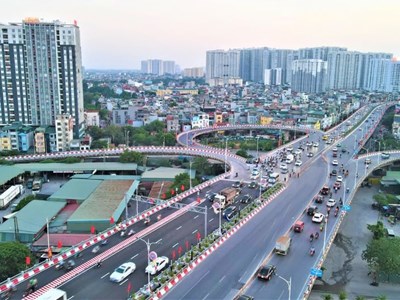 Giao thông Hà Nội sáng 13.10: Nhiều xe gặp sự cố trên cầu, Vành đai 2 ùn tắc