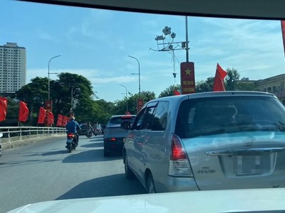 Giao thông Hà Nội sáng 20.10: Nguyễn Văn Cừ, cầu Thanh Trì ùn dài