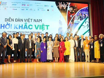 Diễn đàn “Việt Nam - Thời khắc Việt” bàn về “Văn hóa - Kết nối - Sáng tạo”