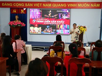 Bồi dưỡng kỹ năng trình diễn sân khấu cho các huyện xây dựng nông thôn mới 