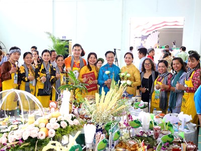 Hơn 100 món ngon được chế biến từ Dừa sáp 