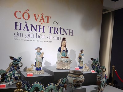 Trưng bày “Cổ vật và hành trình gìn giữ hồn di sản”