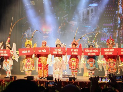 Gần 650 tác phẩm VHNT tham gia Cuộc vận động “TP.HCM - 50 năm tự hào bản anh hùng ca”