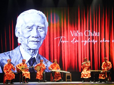Xúc động đêm nghệ thuật “Viễn Châu trọn đời nghiệp cầm ca”
