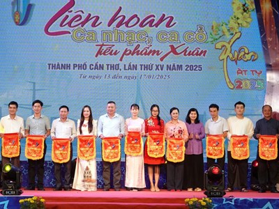 Khai mạc Liên hoan “Ca nhạc, ca cổ, tiểu phẩm Xuân” năm 2025
