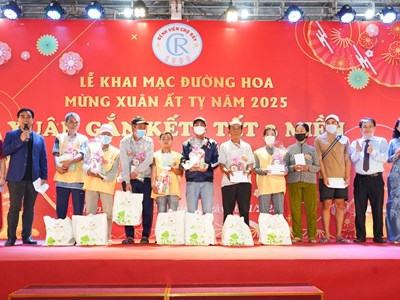 Đường hoa Bệnh viện Chợ Rẫy 2025: “Xuân gắn kết – Tết 3 miền”