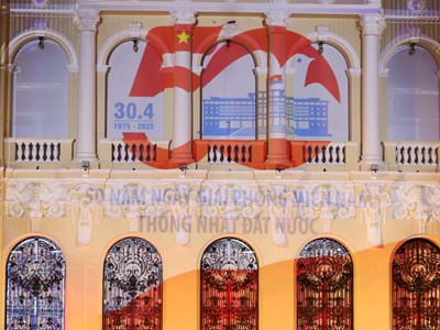 Tưng bừng khai mạc “Sắc màu Thành phố Bác”