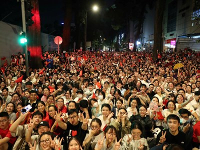 TP.HCM xuyên đêm chờ lễ tổng duyệt diễu binh, diễu hành