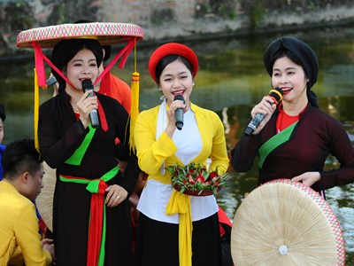 Đưa Việt Nam ra thế giới bằng điện ảnh và âm nhạc