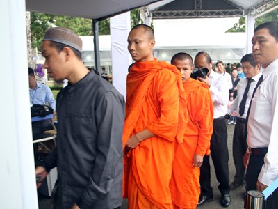 Đông đảo người dân đến viếng nguyên Chủ tịch nước Trần Đức Lương tại TP.HCM