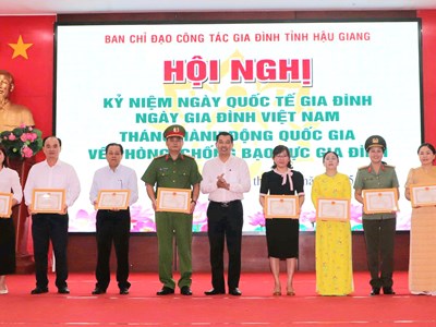 Phát huy vai trò gia đình trong đời sống xã hội hiện đại