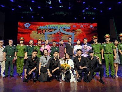 Á hậu Phương Thanh đóng chính trong vở diễn ca ngợi chiến sĩ Công an nhân dân