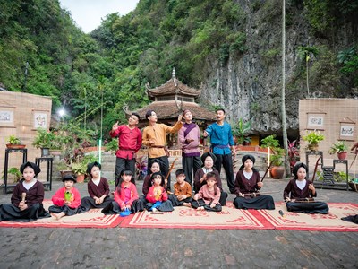 Mini concert hát xẩm đầy cảm xúc giữa làng cổ