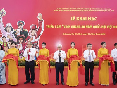 Khai mạc triển lãm ảnh “Vinh quang 80 năm Quốc hội Việt Nam” 