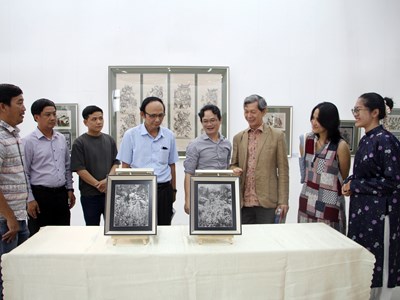 Kết hợp truyền thống và công nghệ