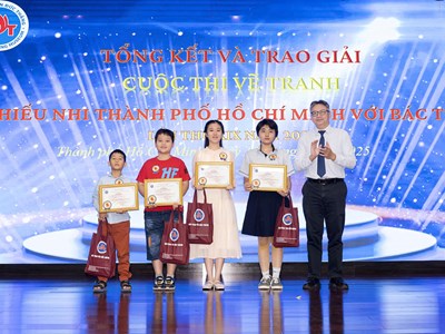 Trao giải cuộc thi vẽ tranh “Thiếu nhi TP.HCM với Bác Tôn” lần thứ XIX