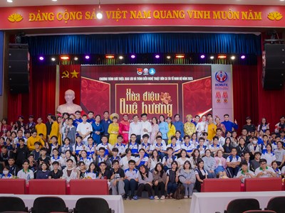 Sinh viên kỹ thuật 'gặp gỡ' Đờn ca tài tử Nam Bộ