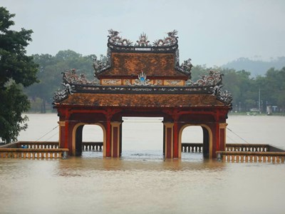Tạm ngưng đón khách tại di tích Huế
