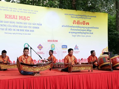 Khai mạc trưng bày các sản phẩm đặc trưng của đồng bào Khmer