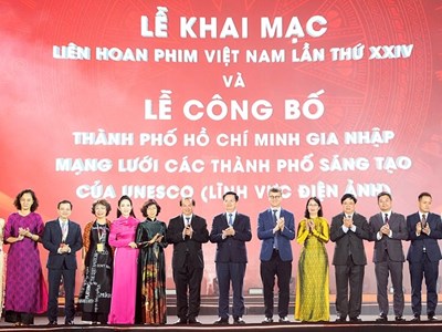 TP.HCM bừng sáng đêm khai mạc LHP Việt Nam và đón nhận danh hiệu UNESCO ‘Thành phố sáng tạo toàn cầu về điện ảnh’