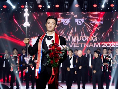 Ứng xử thuyết phục về lừa đảo trực tuyến, chàng trai Phú Thọ đăng quang Manhunt Vietnam 2025