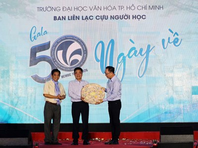 Xúc động chương trình giao lưu nghệ thuật Gala “50 năm - Ngày về“