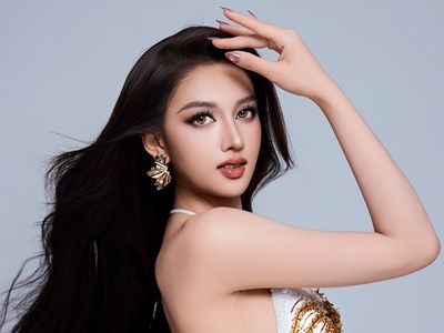 Á hậu Thu Ngân ghi điểm tại phần thi swimsuit Miss Intercontinental