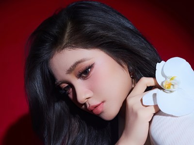 Cận cảnh nhan sắc tuổi 22 của Á hậu Minh Kiên