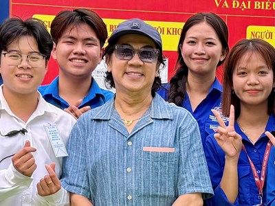 NSƯT Thành Lộc xin lỗi sau bài đăng gây tranh cãi