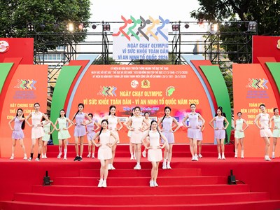 Dàn hoa - á hậu và thí sinh Miss World Vietnam tham gia Ngày chạy Olympic