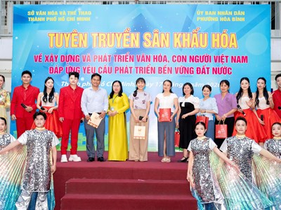 Sân khấu hóa tuyên truyền xây dựng văn hóa ứng xử cho học sinh