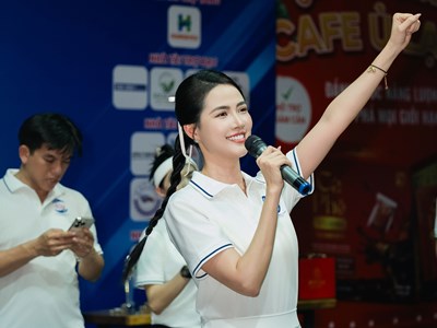 Hoa hậu Phan Thị Mơ chung tay gây quỹ xây nhà tình thương