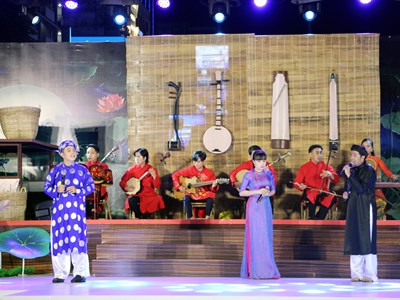 Công bố ca khúc, bài bản Đờn ca tài tử phục vụ tuyên truyền 50 năm Thành phố mang tên Bác