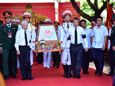 “Kính xin hương hồn các liệt sĩ hãy xem quê hương TP.HCM là nơi đất lành để yên nghỉ”