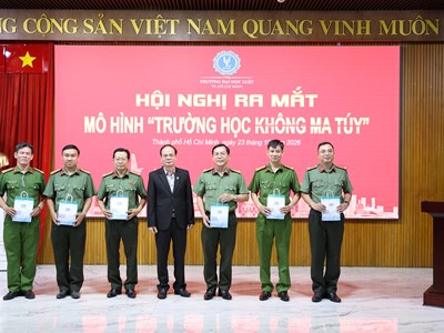 Một trường đại học ra mắt mô hình “Trường học không ma túy”