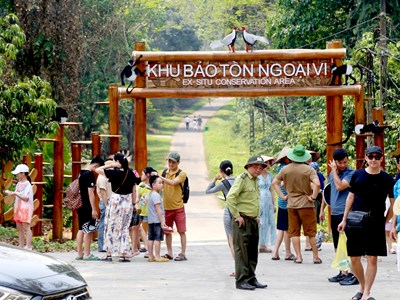 Ninh Bình kỳ vọng sẽ đón 550.000 lượt khách dịp lễ 30.4- 1.5