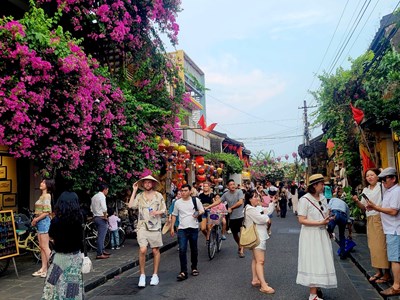 Cả nước đón khoảng 8 triệu lượt khách dịp lễ 30.4-1.5