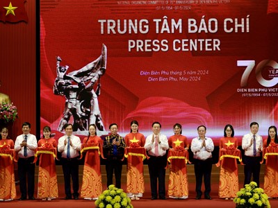 Trung tâm Báo chí Lễ kỷ niệm 70 năm Chiến thắng Điện Biên Phủ hoạt động sôi nổi