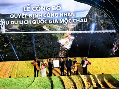 Lễ công bố Quyết định công nhận Khu du lịch quốc gia Mộc Châu