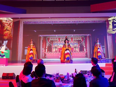 Giới thiệu n hiều sản phẩm du lịch mới, đa dạng chủ đề