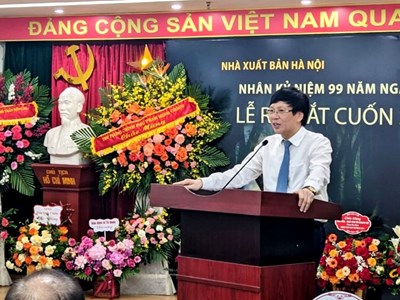 Ra mắt cuốn sách “Người trên đường đời”