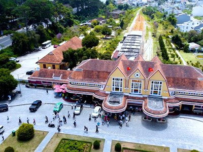 Hành trình khám phá cung đường du lịch đường sắt ngoạn mục nhất thế giới tại Việt Nam