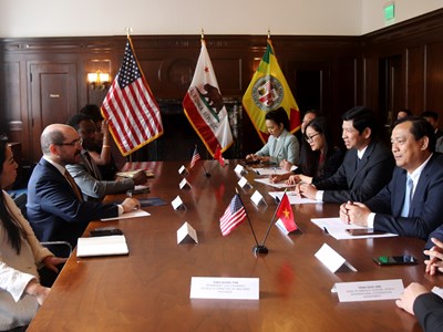 Kết nối phát triển du lịch, điện ảnh với thành phố Los Angeles 