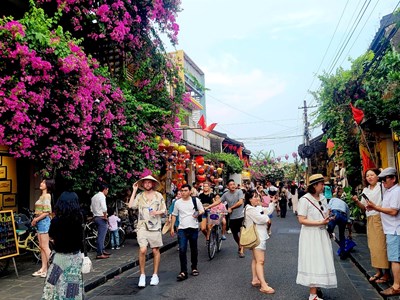 Để hài hoà giữa phát triển du lịch và bảo tồn di sản