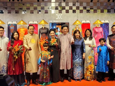 Áo dài- đại sứ giới thiệu du lịch Thủ đô