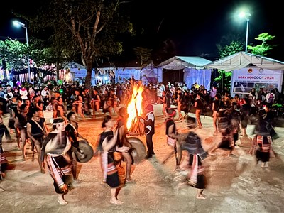  Làng Mơ Hra - Đáp bảo tồn và phát huy giá trị văn hoá truyền thống gắn với phát triển du lịch