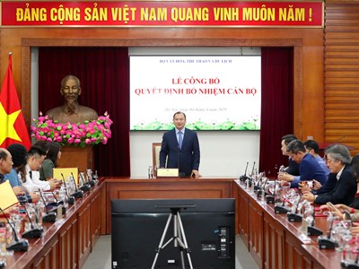 Bộ VHTTDL trao quyết định điều động, bổ nhiệm cán bộ của 8 đơn vị trực thuộc