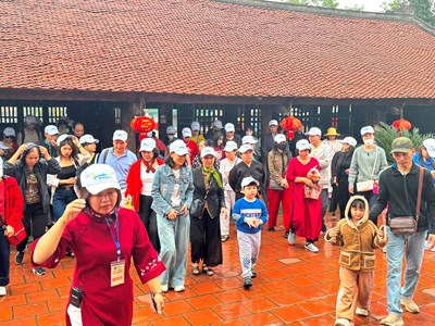 Tour 0 đồng chưa hạ nhiệt, đón đầu dòng khách mới