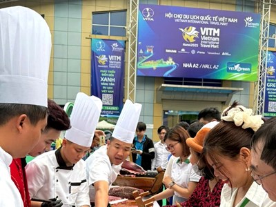 Phú Yên quảng bá văn hóa và trình diễn ẩm thực cá ngừ đại dương tại Hội chợ VITM 2025